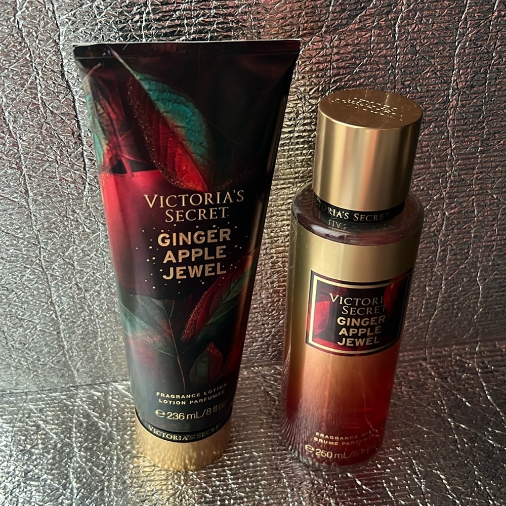 Victoria Secrets Ginger Apple Jewel Set